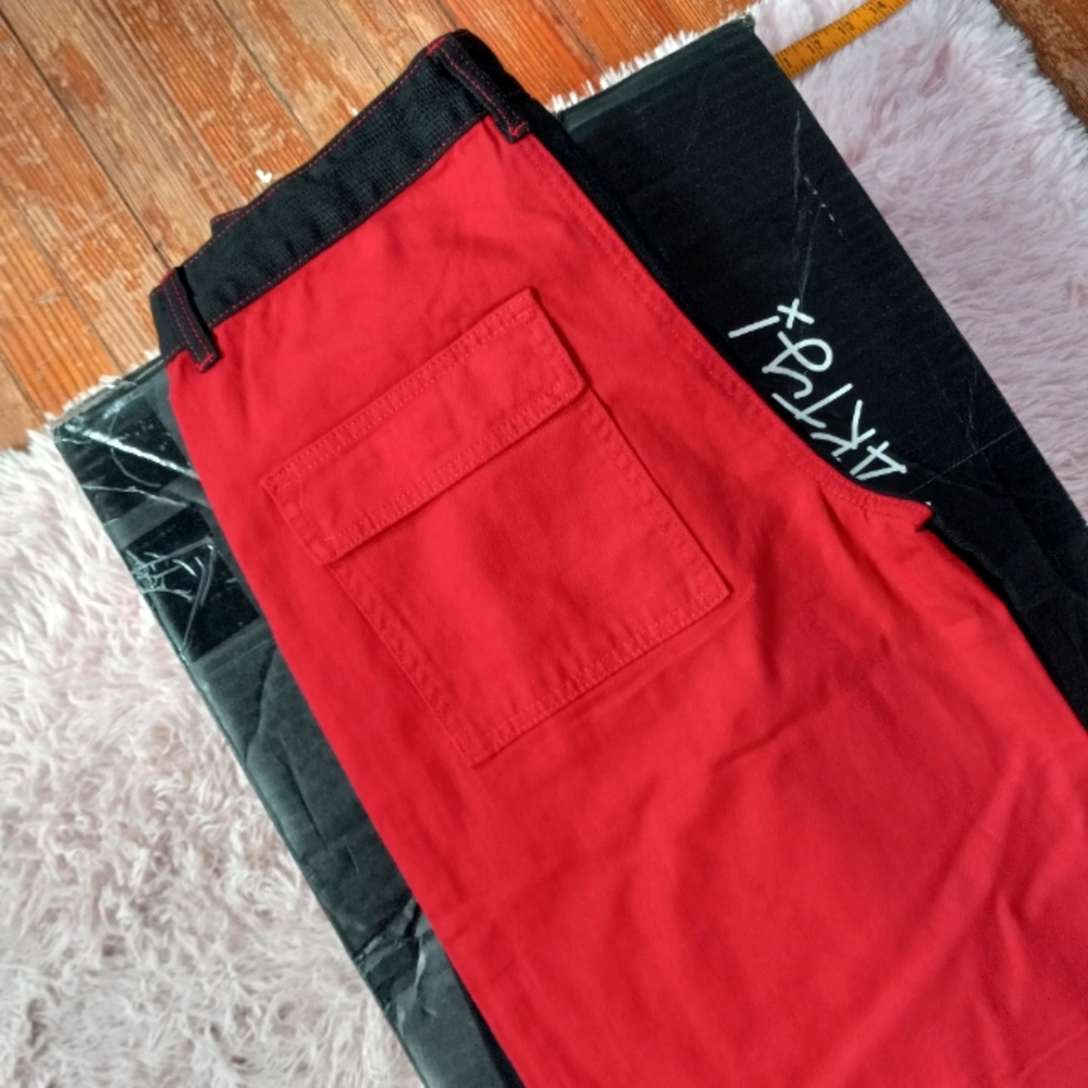 SOLD! Super wideleg red&black deep pocket skater jeans w/red stitching & d-rings - Picture 7 of 11